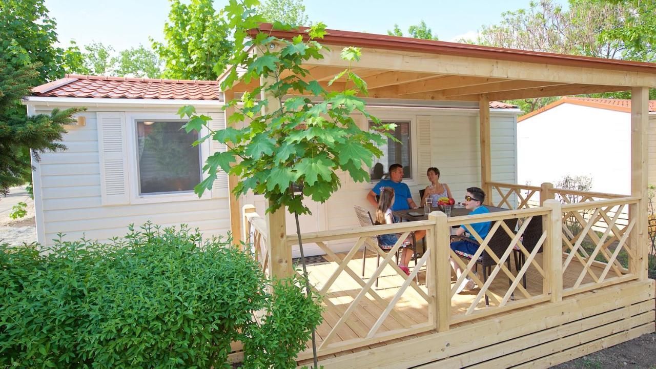 Hungarospa Thermal Camping Mobilhaz ハイデゥソボスロー エクステリア 写真