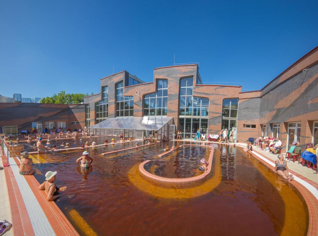 Hungarospa Thermal Camping Mobilhaz ハイデゥソボスロー エクステリア 写真