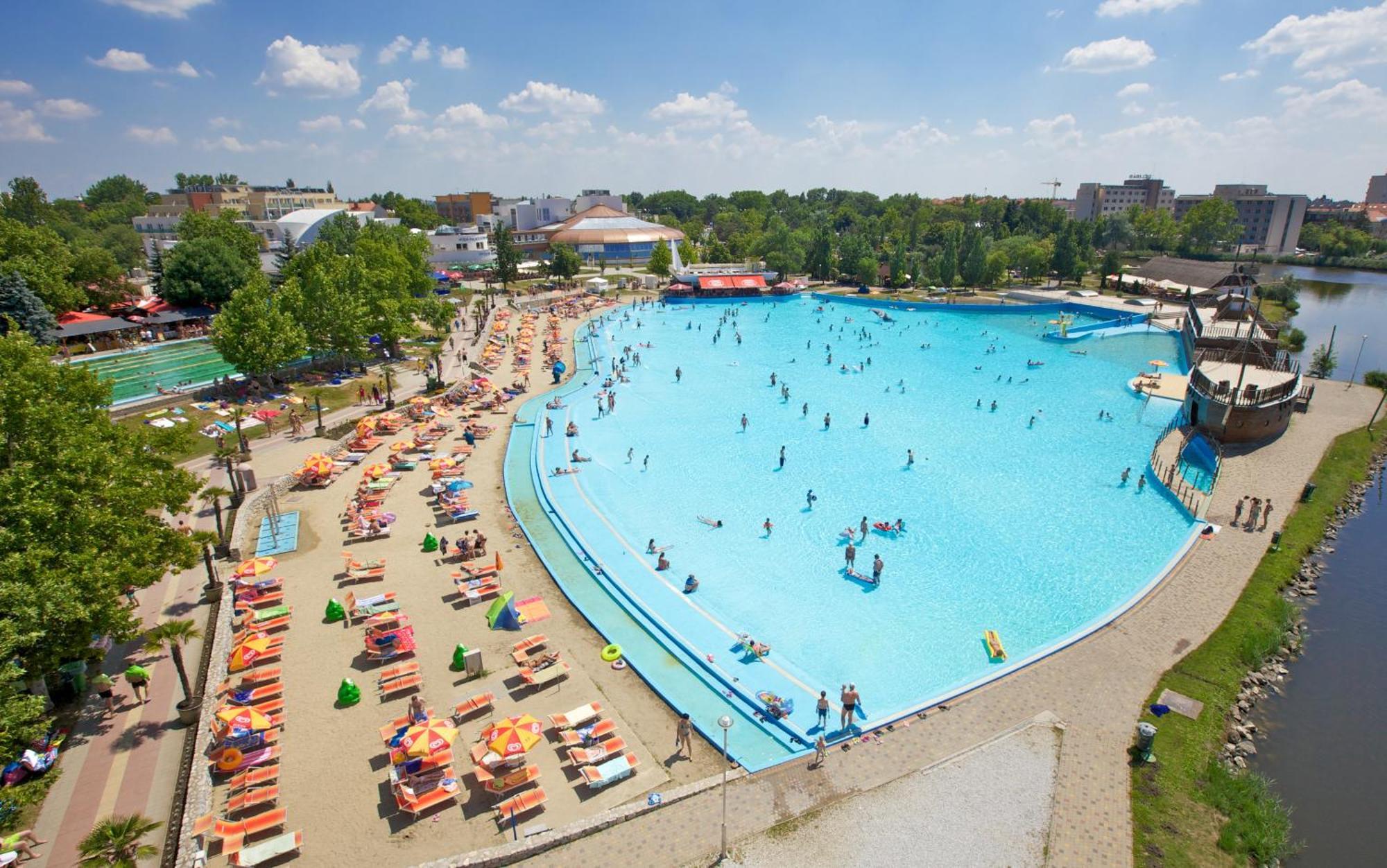 Hungarospa Thermal Camping Mobilhaz ハイデゥソボスロー エクステリア 写真