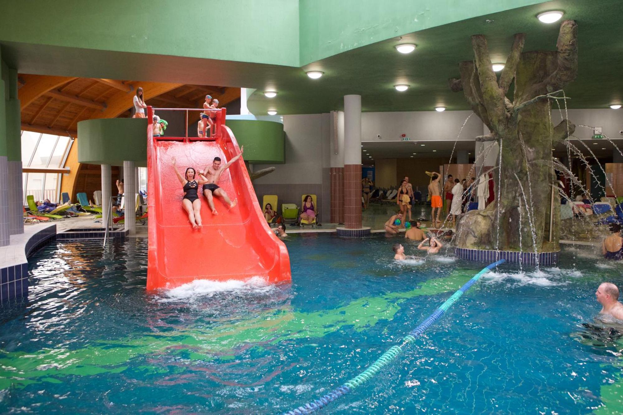 Hungarospa Thermal Camping Mobilhaz ハイデゥソボスロー エクステリア 写真